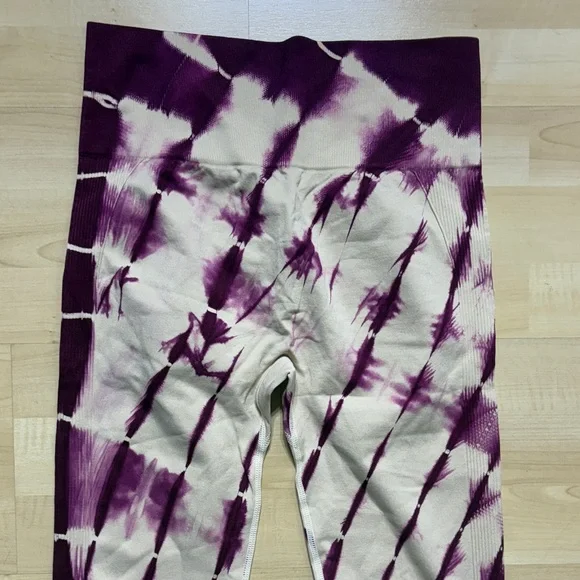 Women's Purple Tie-Dye Leggings - Picture 2 of 6